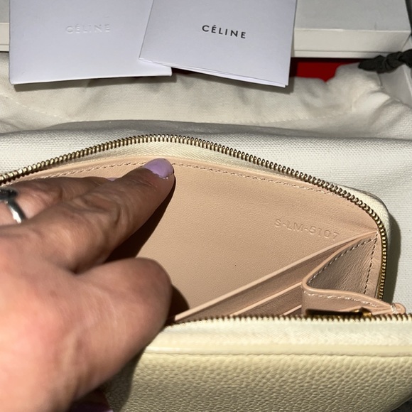 Celine Preloved wallet great condition comes with box n dust bag . - Picture 10 of 12